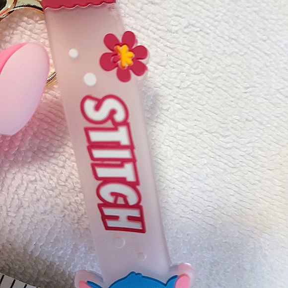 Stitch Sitting Keychain Silicone Wristlet Design Clip On. - Picture 4 of 4